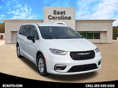 2026 Chrysler Pacifica Select Passenger Van