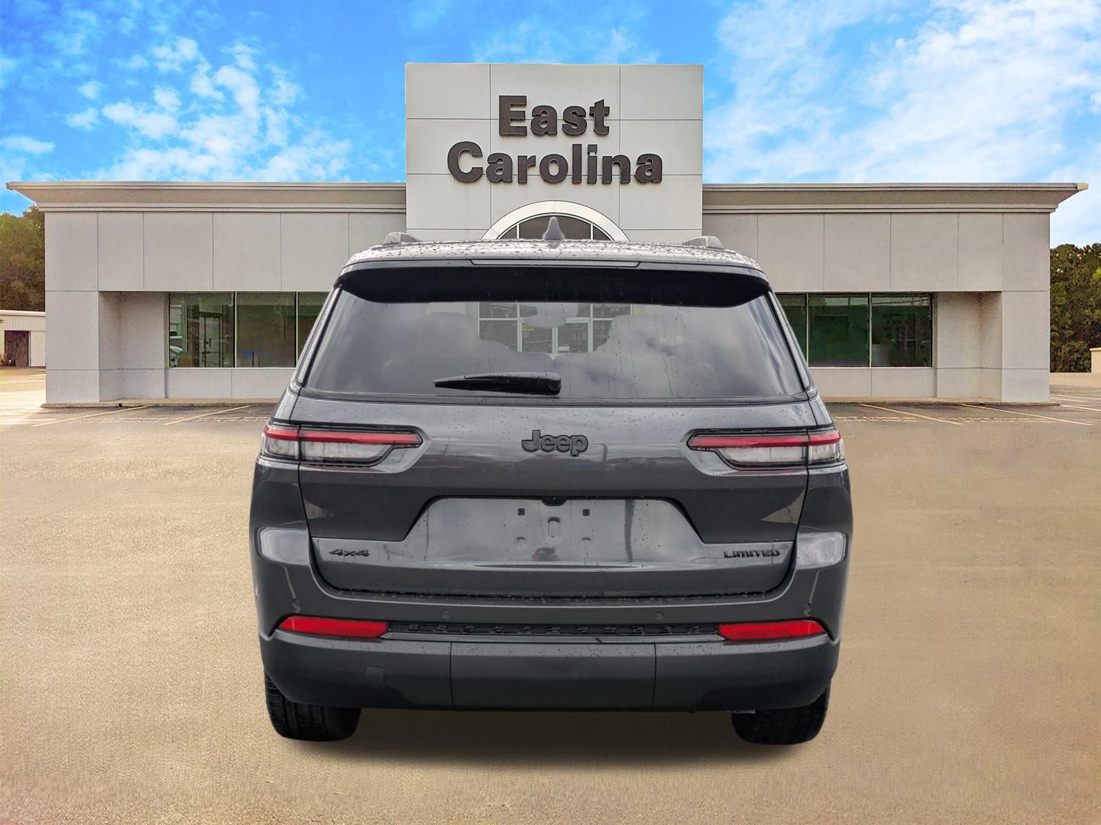 2025 Jeep Grand Cherokee Limited photo 3