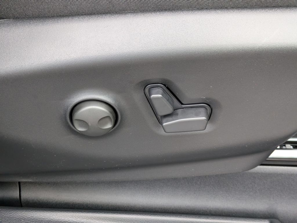 2026 Chrysler Pacifica Limited - Photo 37