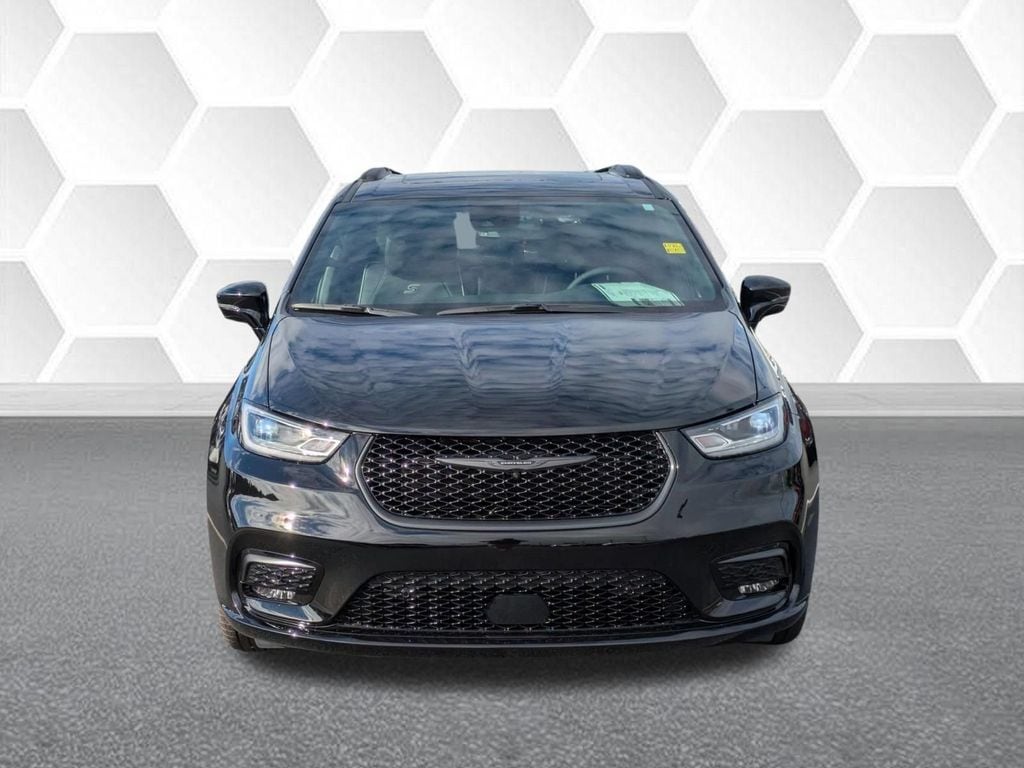 2026 Chrysler Pacifica Limited - Photo 8