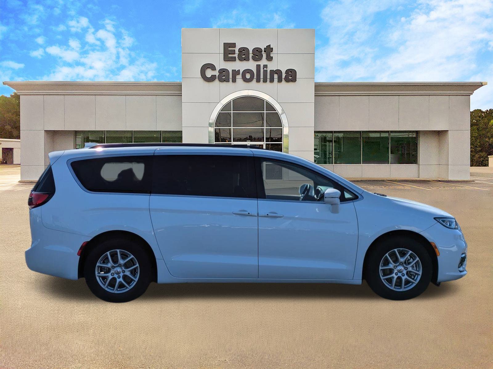 Used 2022 Chrysler Pacifica Touring L with VIN 2C4RC1BG6NR140565 for sale in Greenville, NC