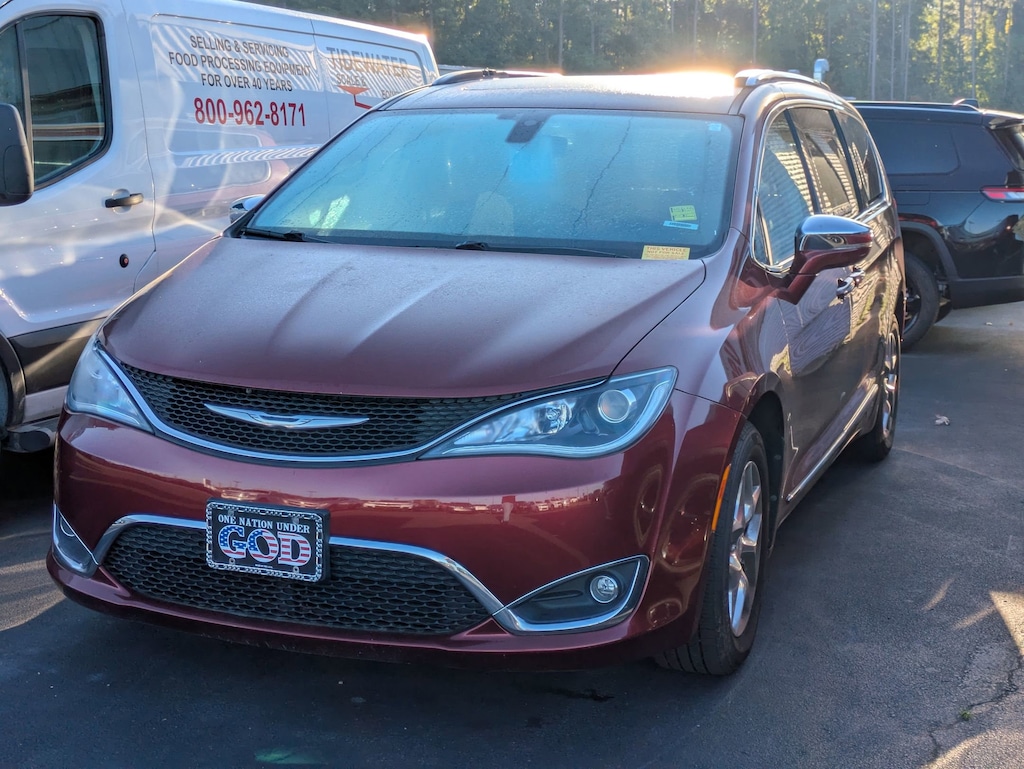 Used 2017 Chrysler Pacifica Limited Van