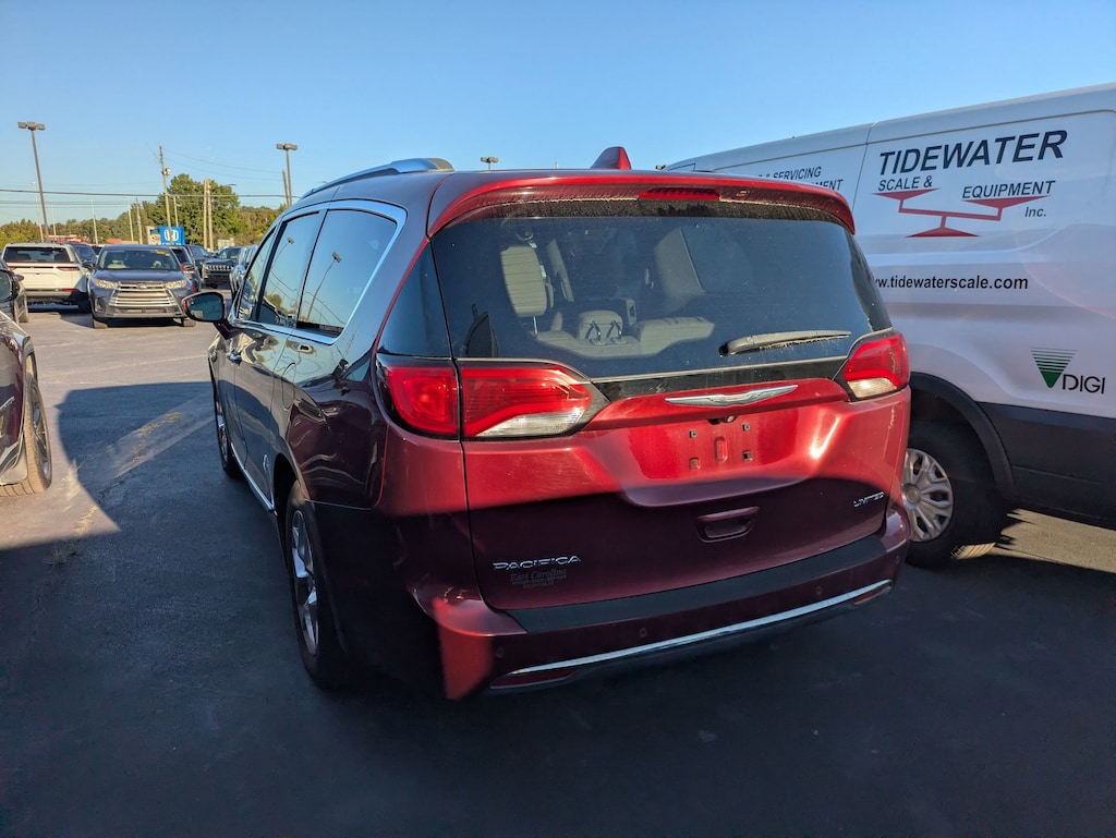 Used 2017 Chrysler Pacifica Limited Van