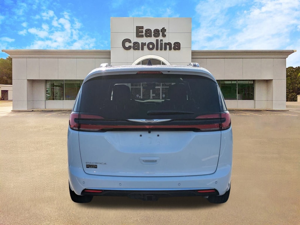 New 2026 Chrysler Pacifica Pinnacle Passenger Van