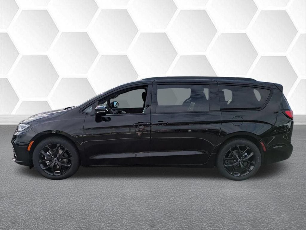 2026 Chrysler Pacifica Limited - Photo 6