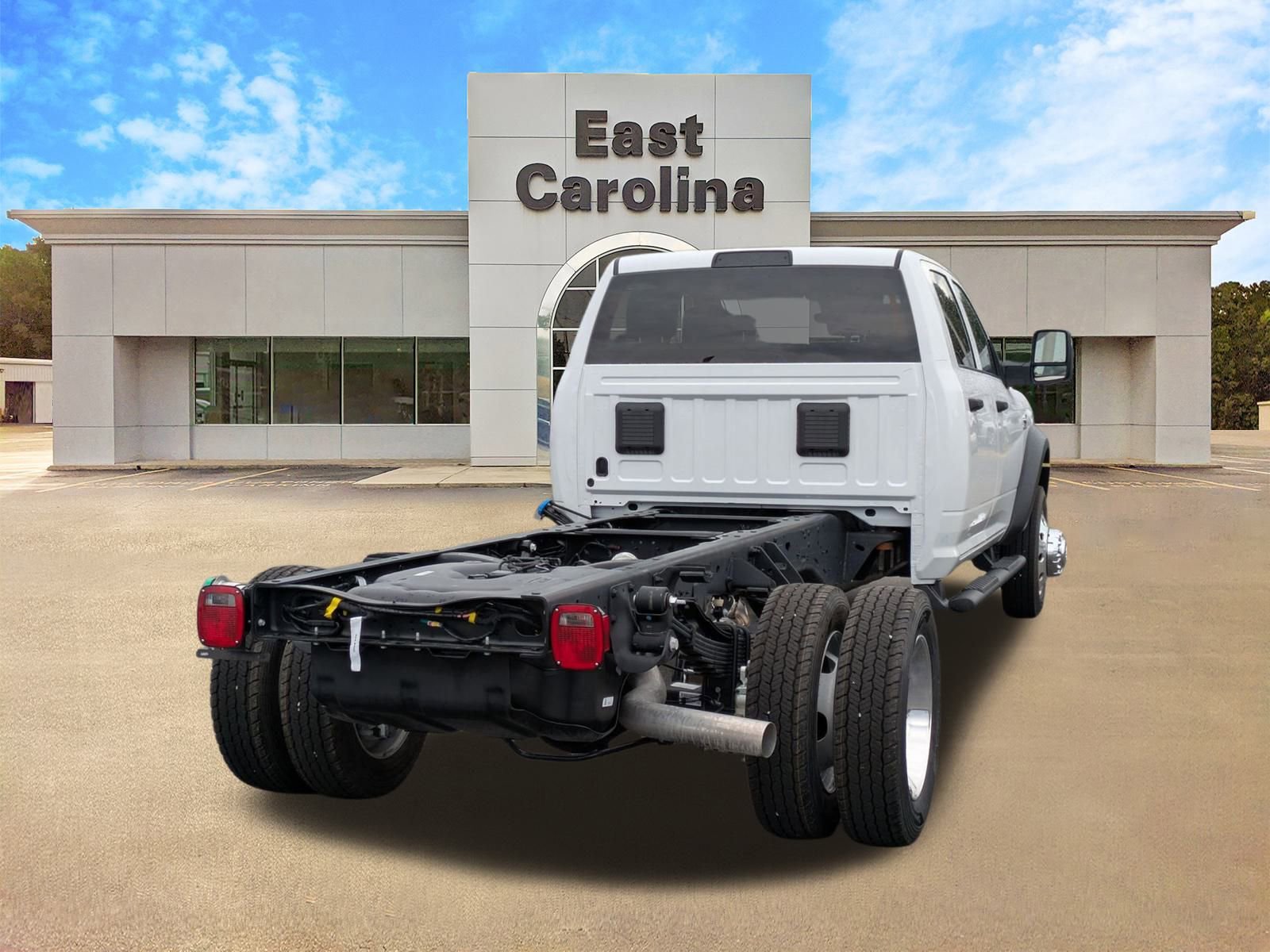 2026 Ram 4500 Tradesman photo 3