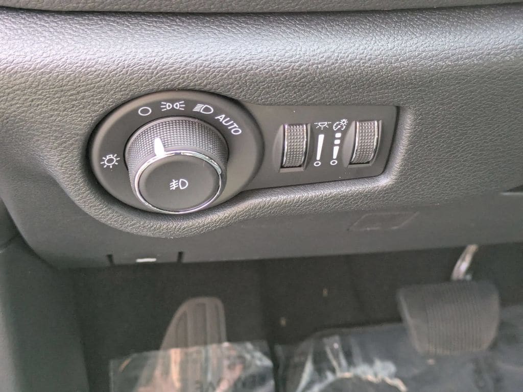 2026 Chrysler Pacifica Limited - Photo 15