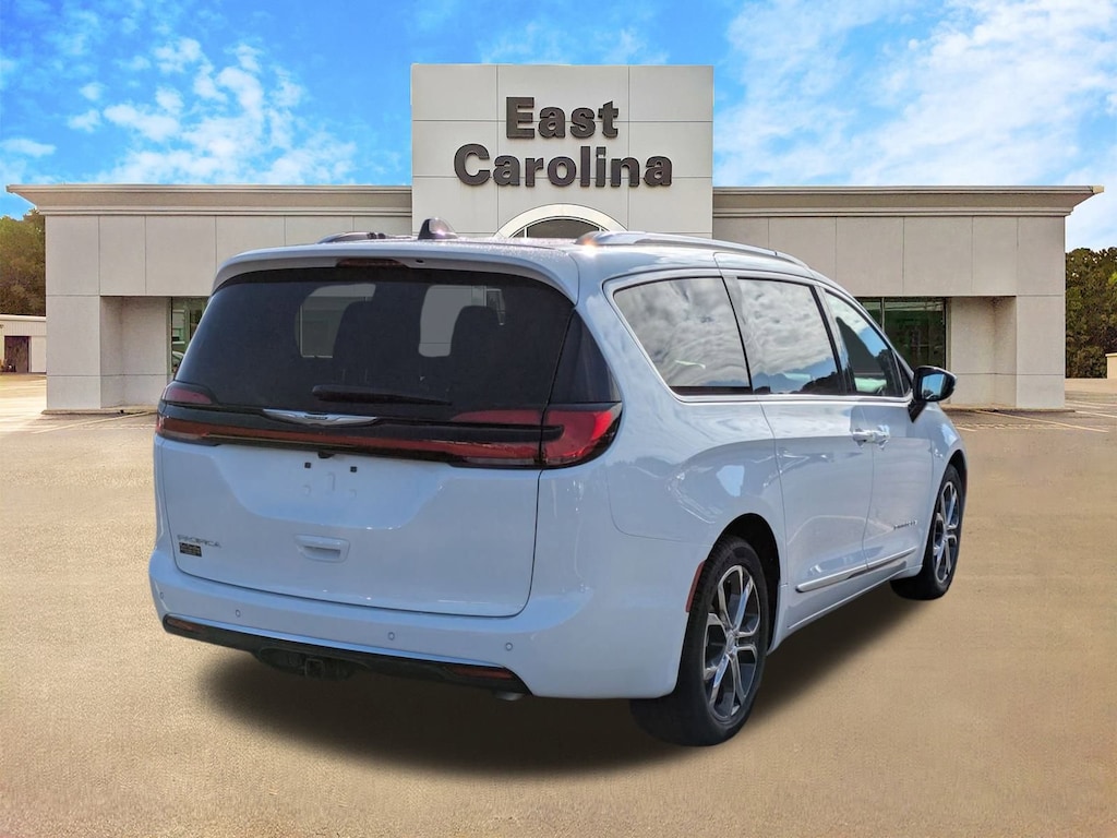 New 2026 Chrysler Pacifica Pinnacle Passenger Van
