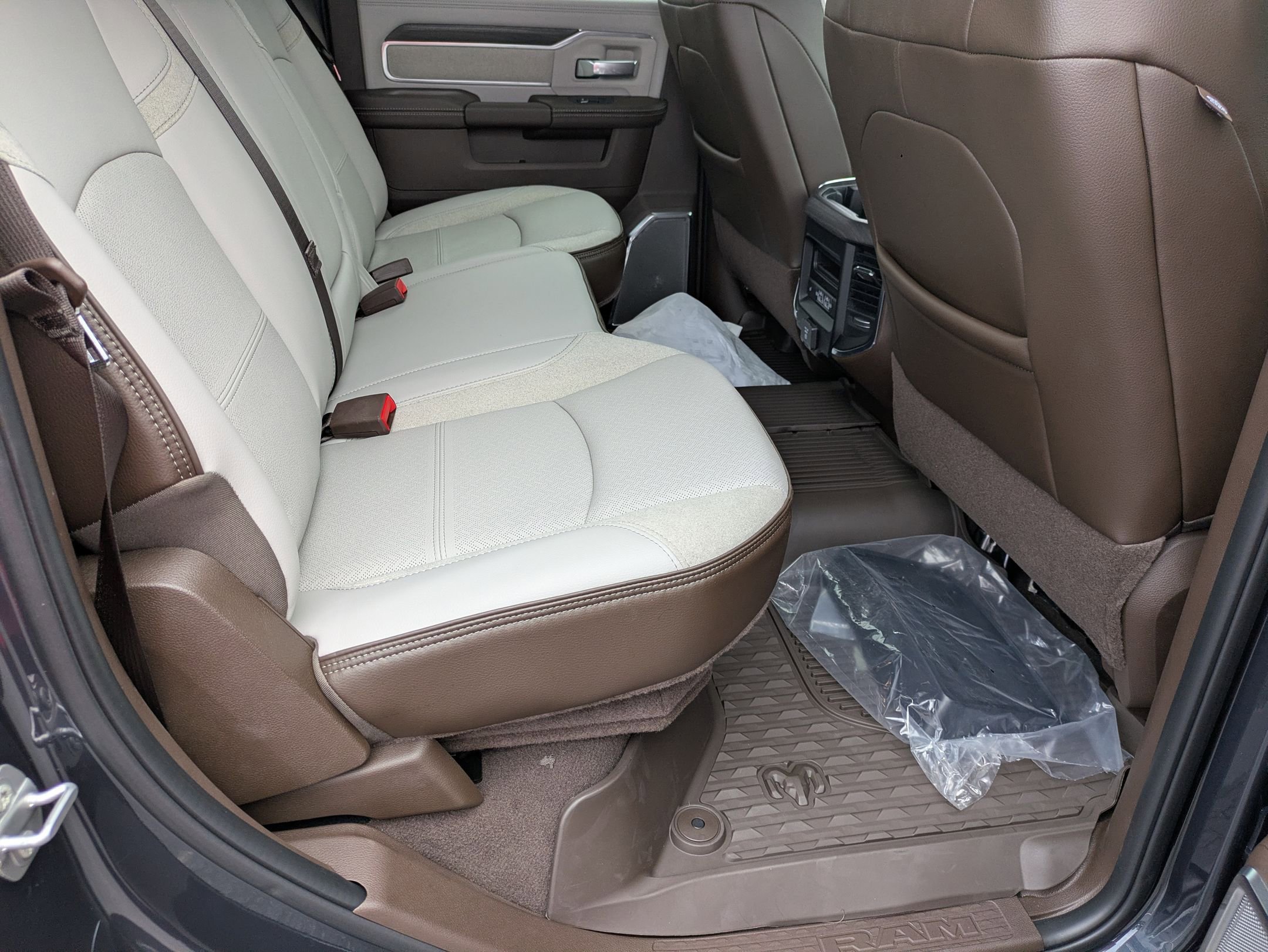 2026 RAM 2500 Laramie - Photo 32