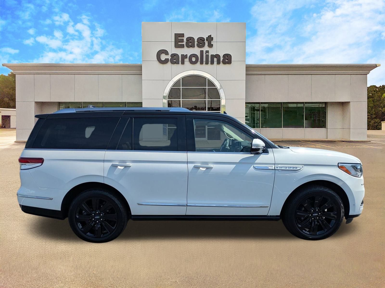 2023 Lincoln Navigator Reserve photo 2