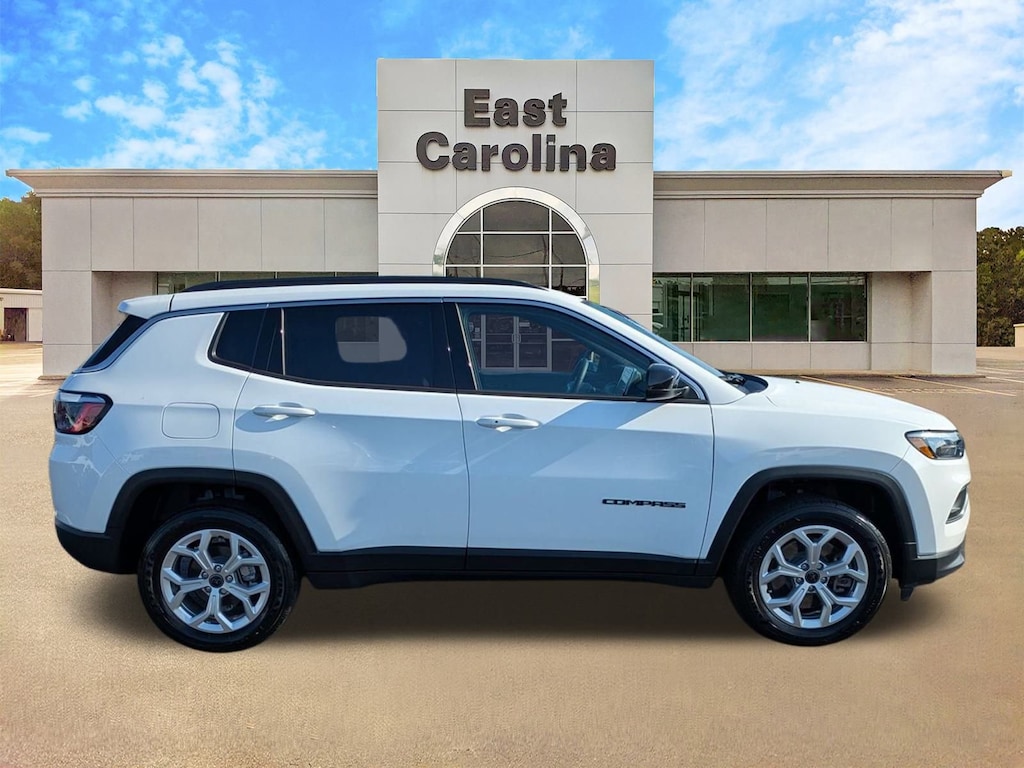 Used 2025 Jeep Compass Latitude SUV