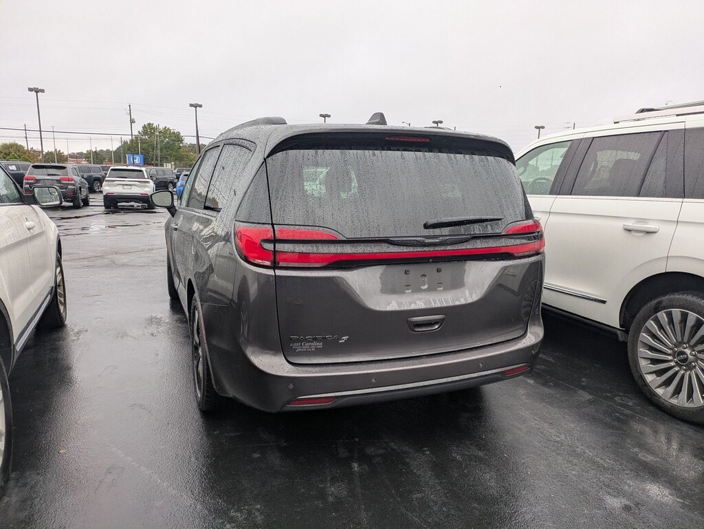 Used 2023 Chrysler Pacifica Touring L Van Passenger Van