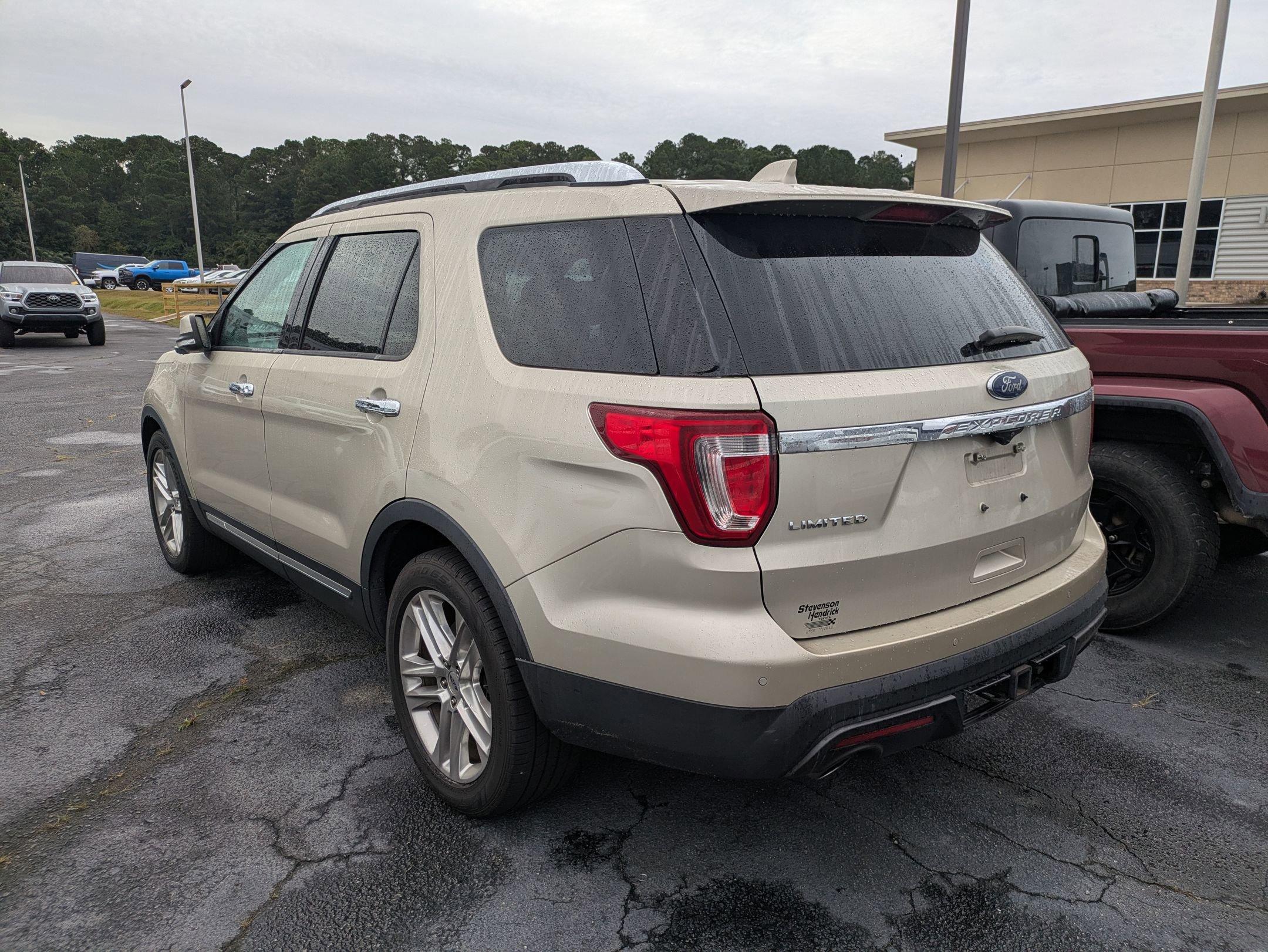 2017 Ford Explorer Limited photo 4