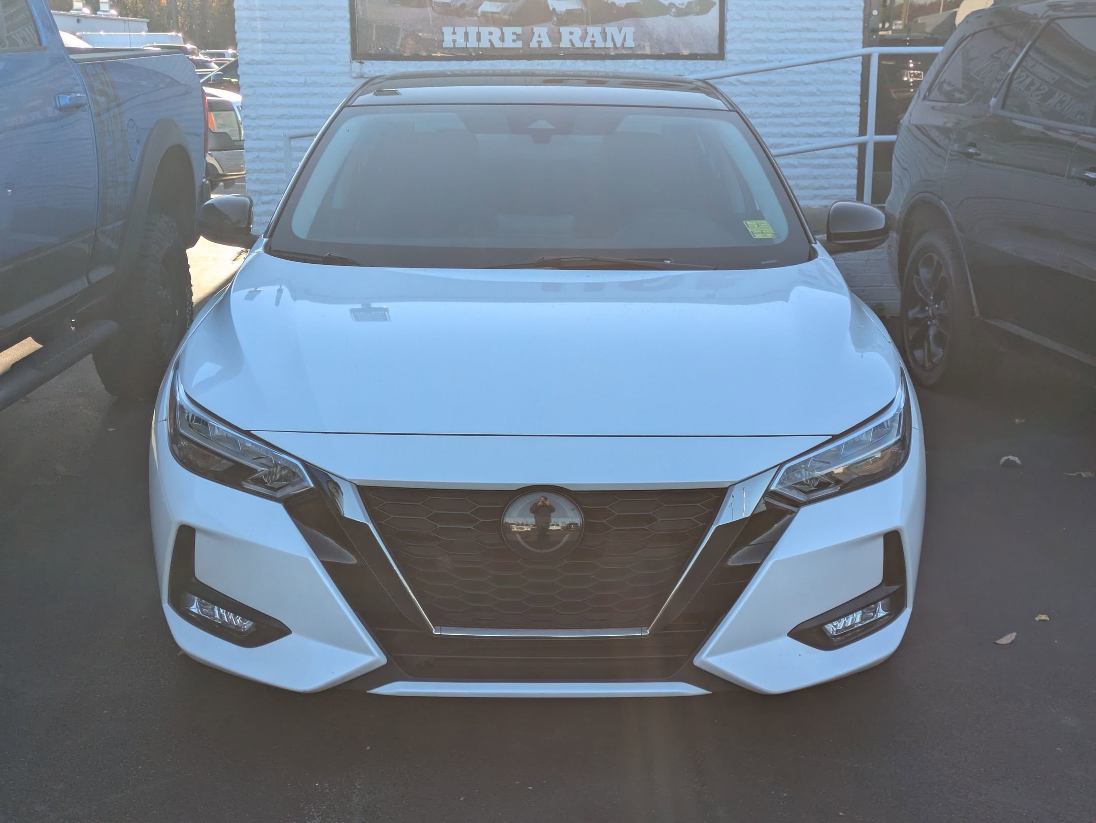 2022 Nissan Sentra SR photo 2