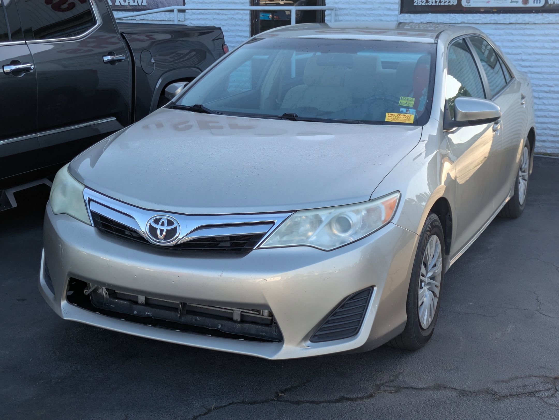 2014 Toyota Camry photo 2
