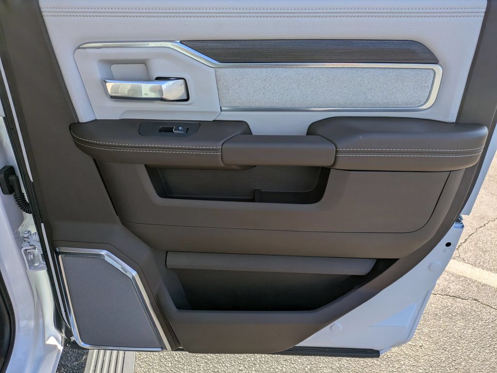 2026 RAM 2500 Laramie - Photo 31