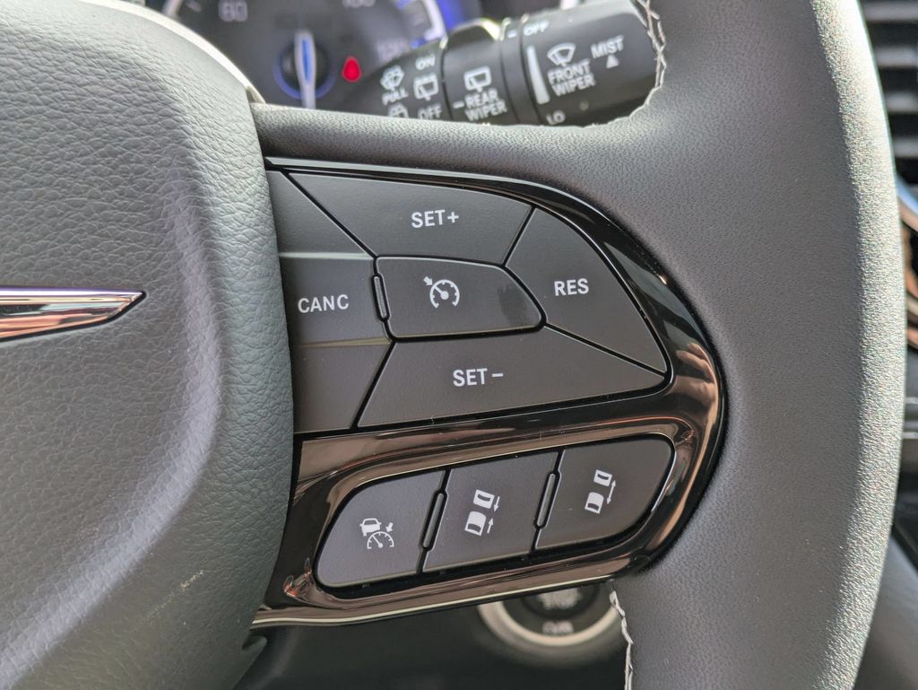 2026 Chrysler Pacifica Limited - Photo 17