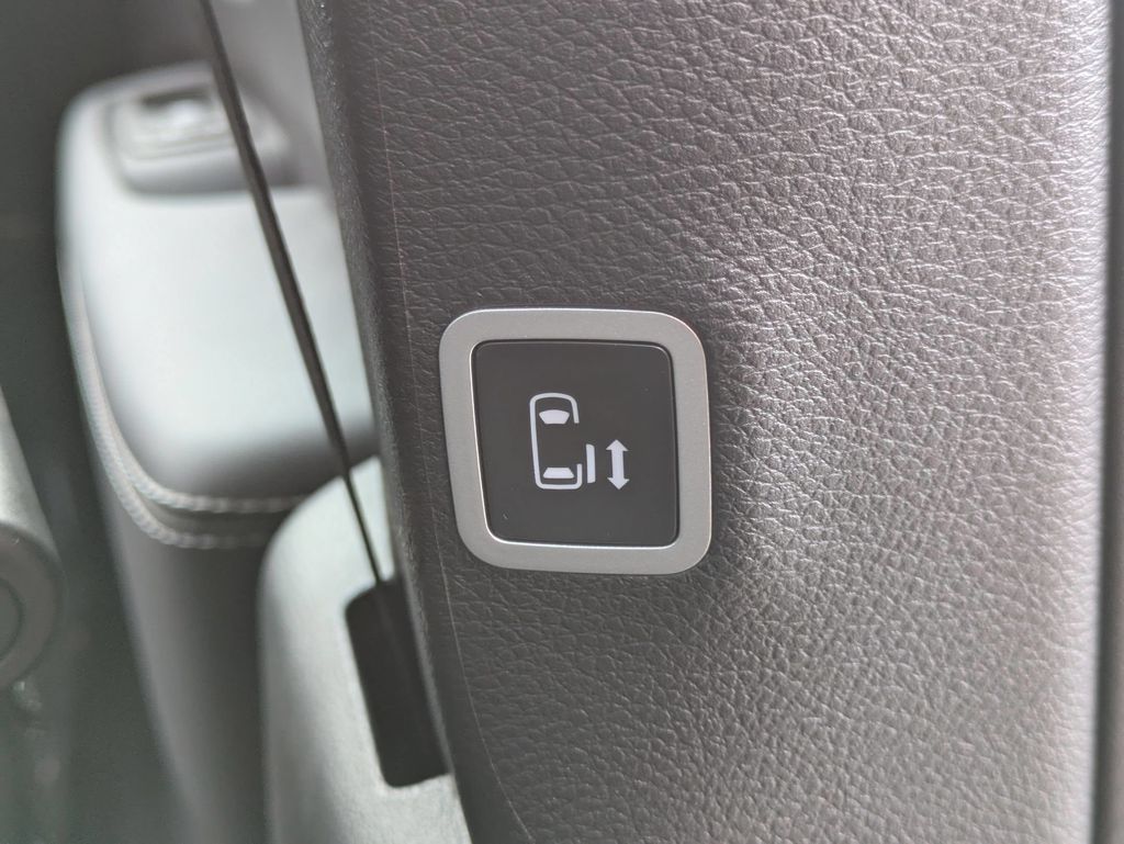 2026 Chrysler Pacifica Limited - Photo 33