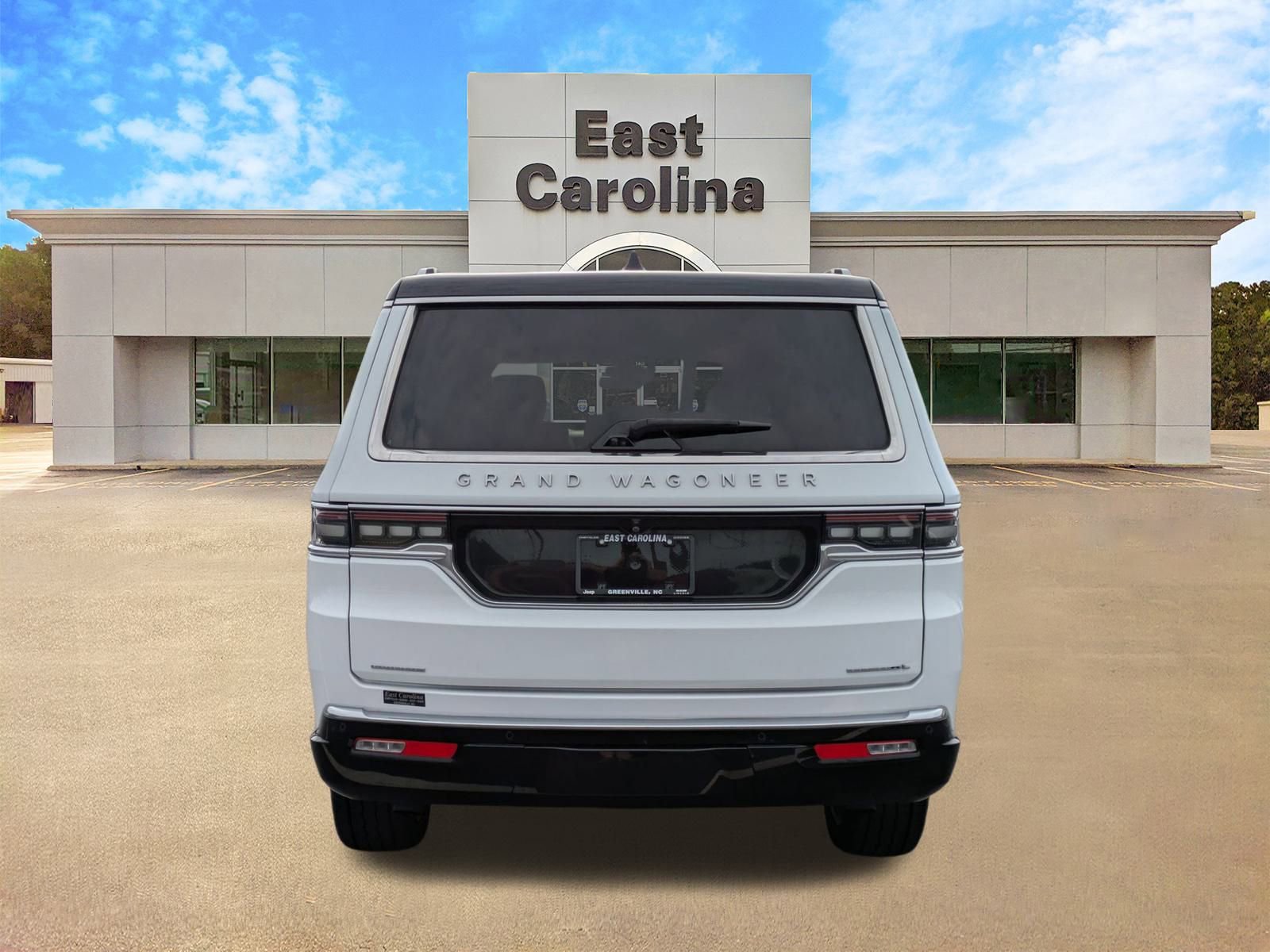 2023 Jeep Grand Wagoneer L II photo 3