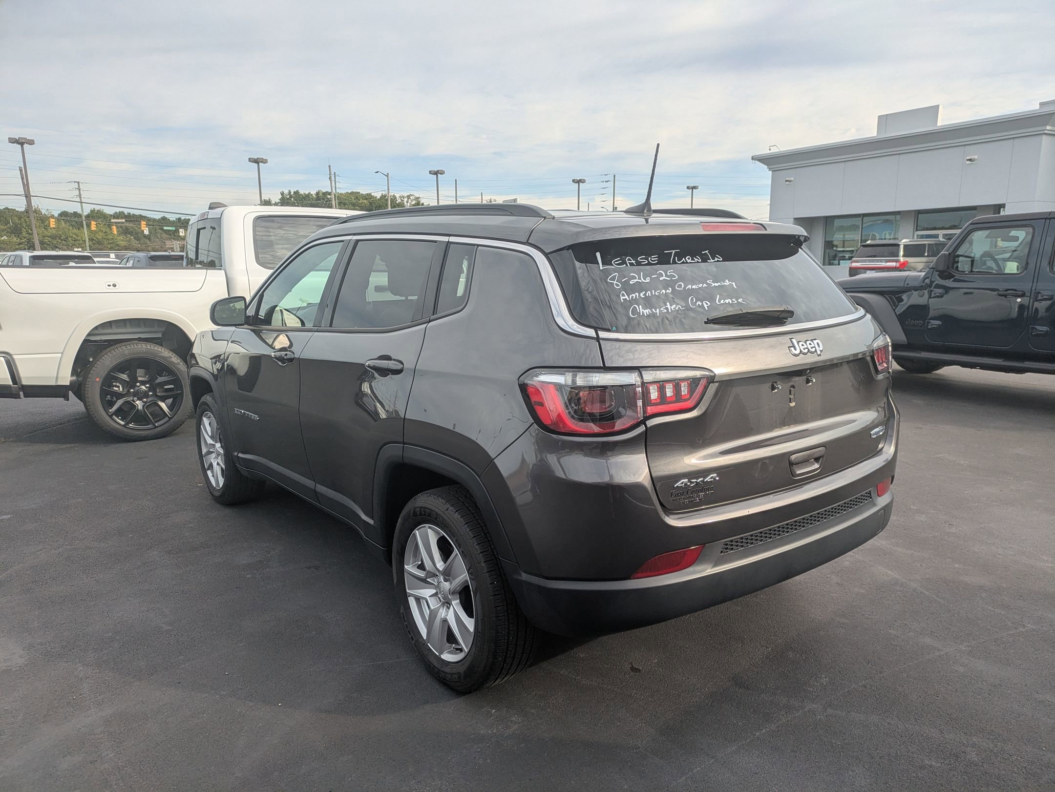 2022 Jeep Compass Latitude photo 3
