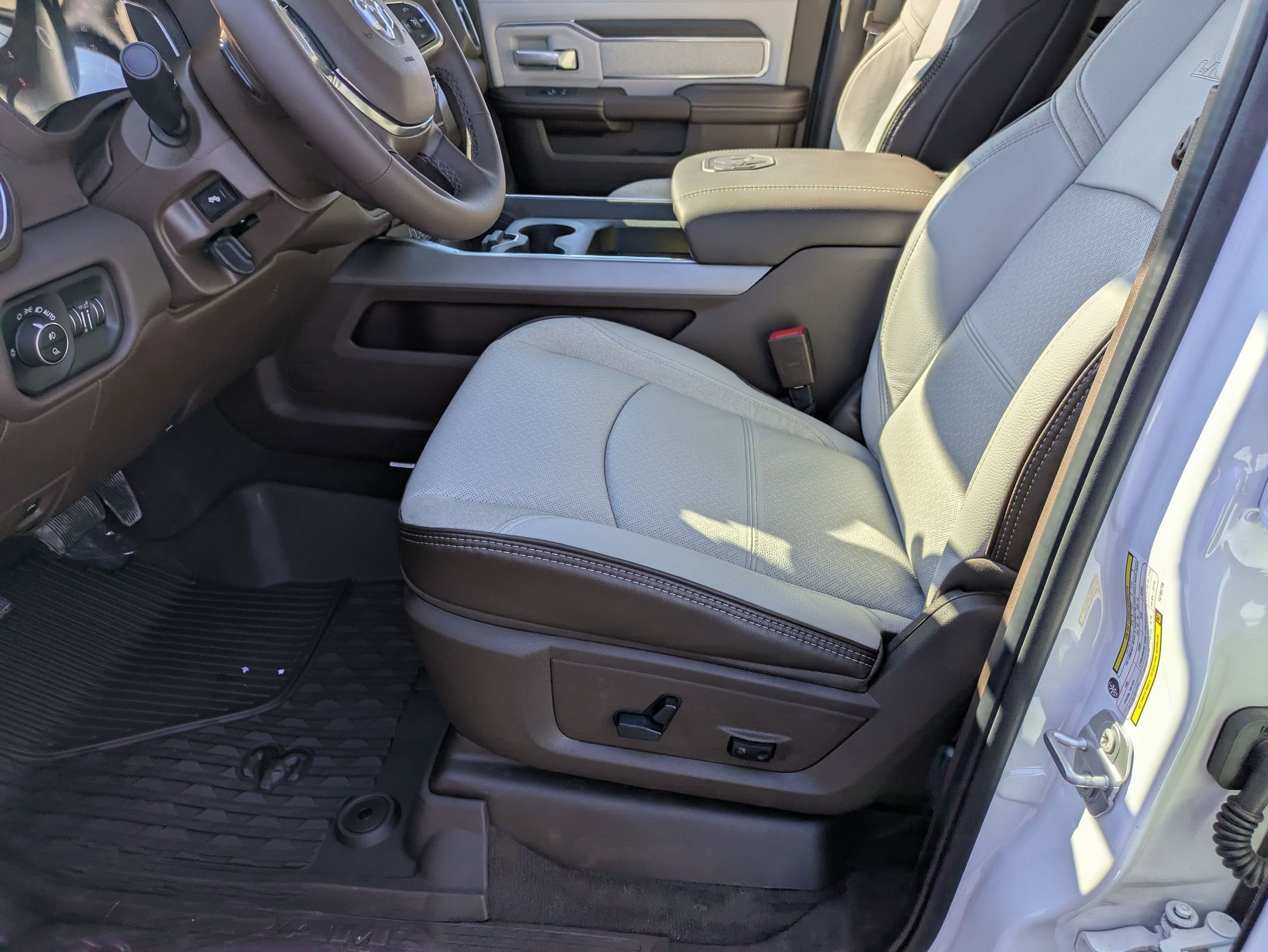 2026 RAM 2500 Laramie - Photo 13