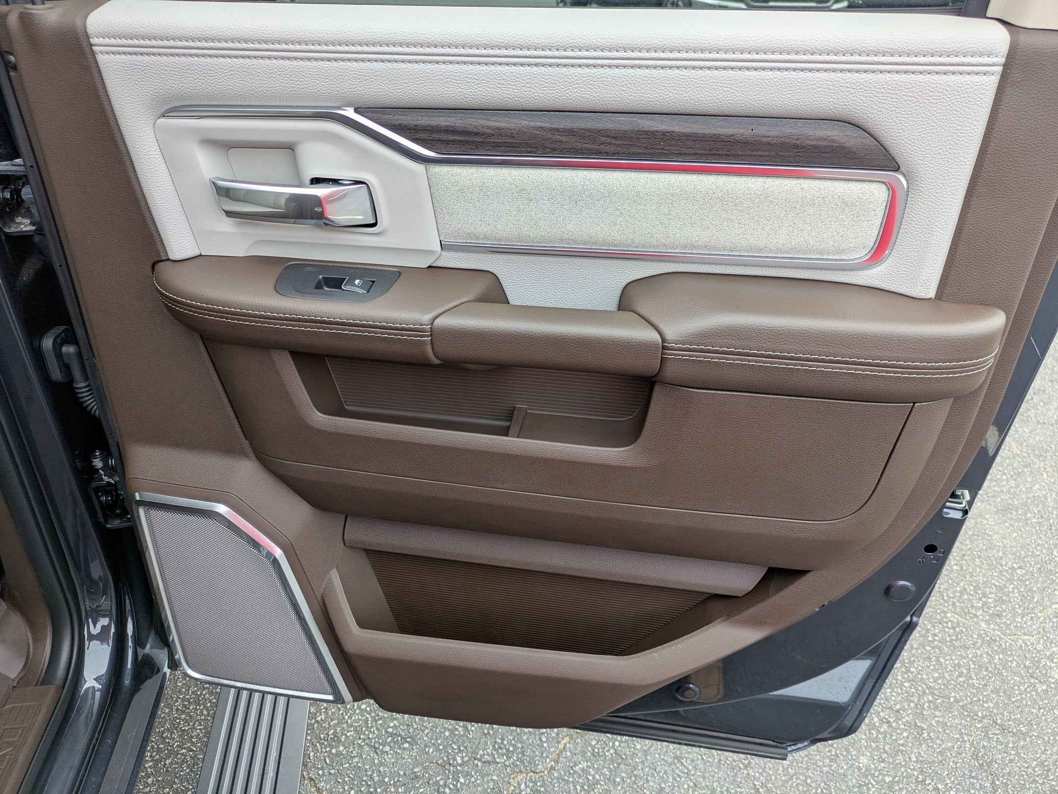 2026 RAM 2500 Laramie - Photo 30