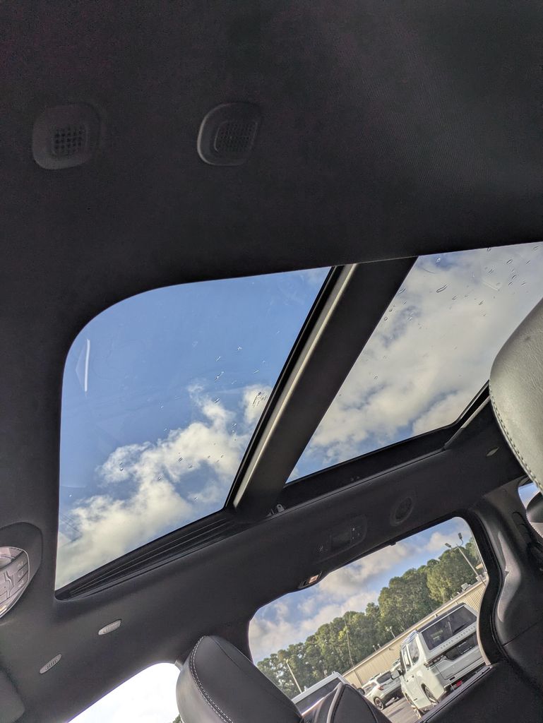 2026 Chrysler Pacifica Limited - Photo 14