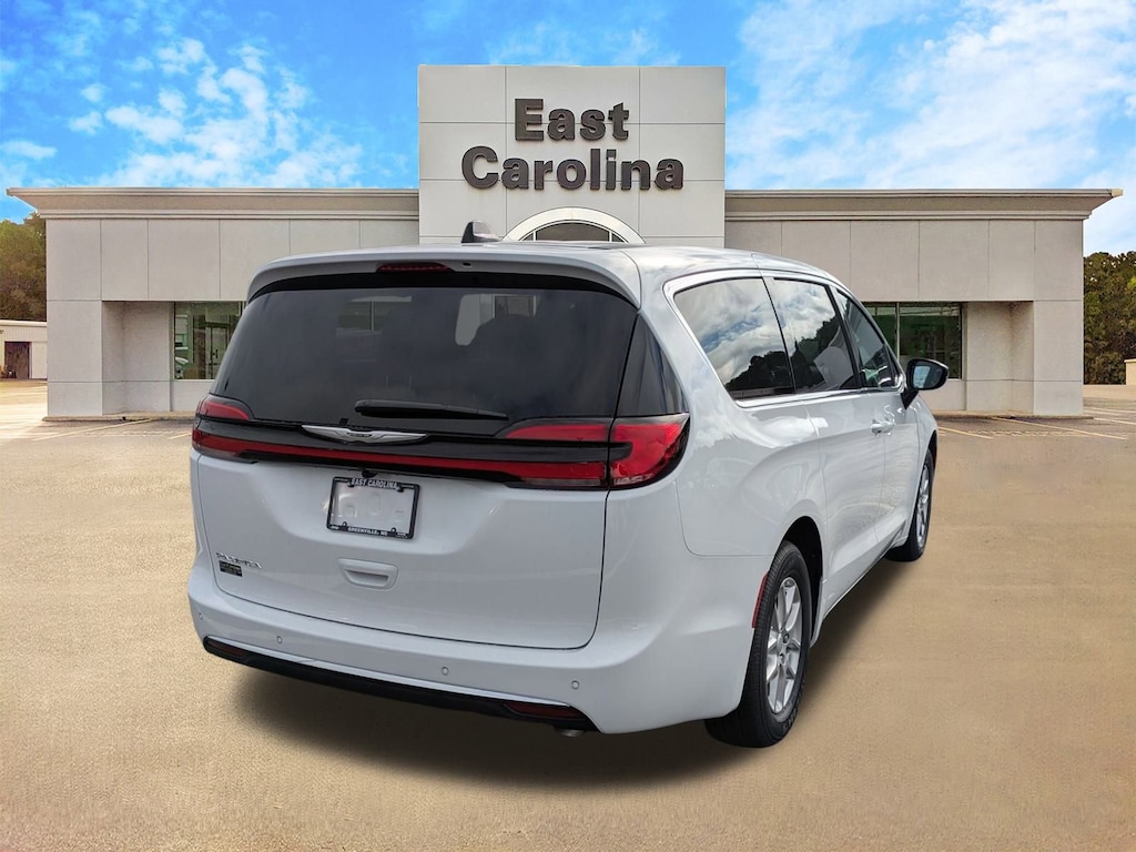 New 2026 Chrysler Pacifica Select Passenger Van