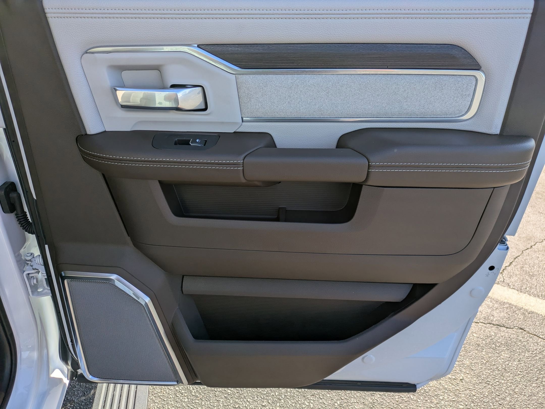 2026 RAM 2500 Laramie - Photo 31