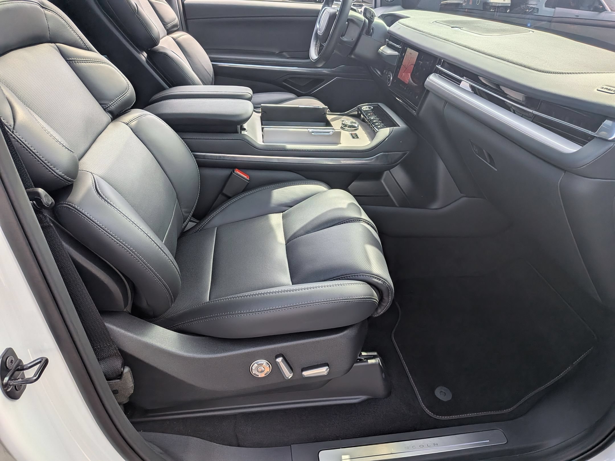 2026 Lincoln Navigator Reserve L - Photo 38
