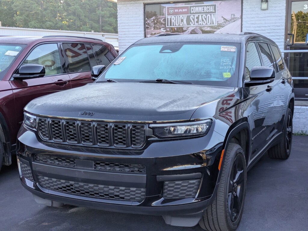 Used 2024 Jeep Grand Cherokee L Laredo SUV