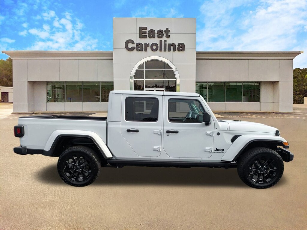 Used 2024 Jeep Gladiator Sport Truck Crew Cab