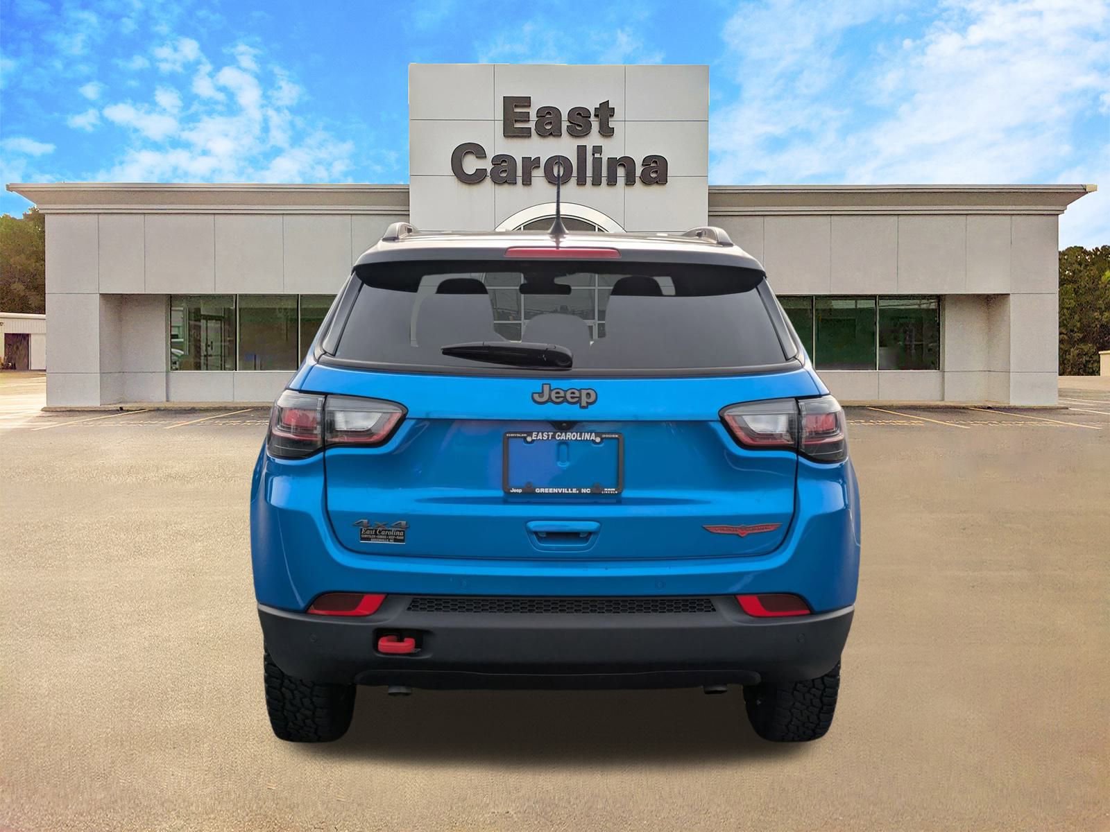 2025 Jeep Compass Trailhawk photo 3