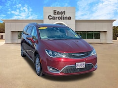 2017 Chrysler Pacifica Limited Van