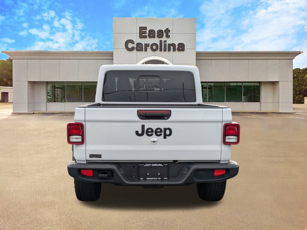 Used 2024 Jeep Gladiator Sport Truck Crew Cab