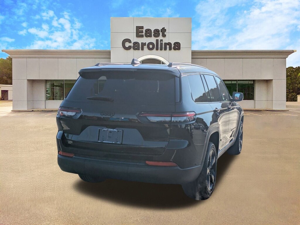 Used 2024 Jeep Grand Cherokee Laredo SUV