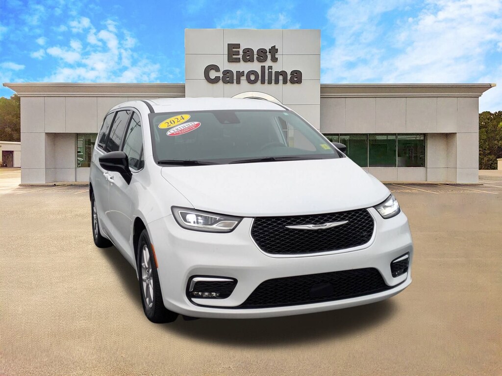 Used 2024 Chrysler Pacifica Touring L Van Passenger Van