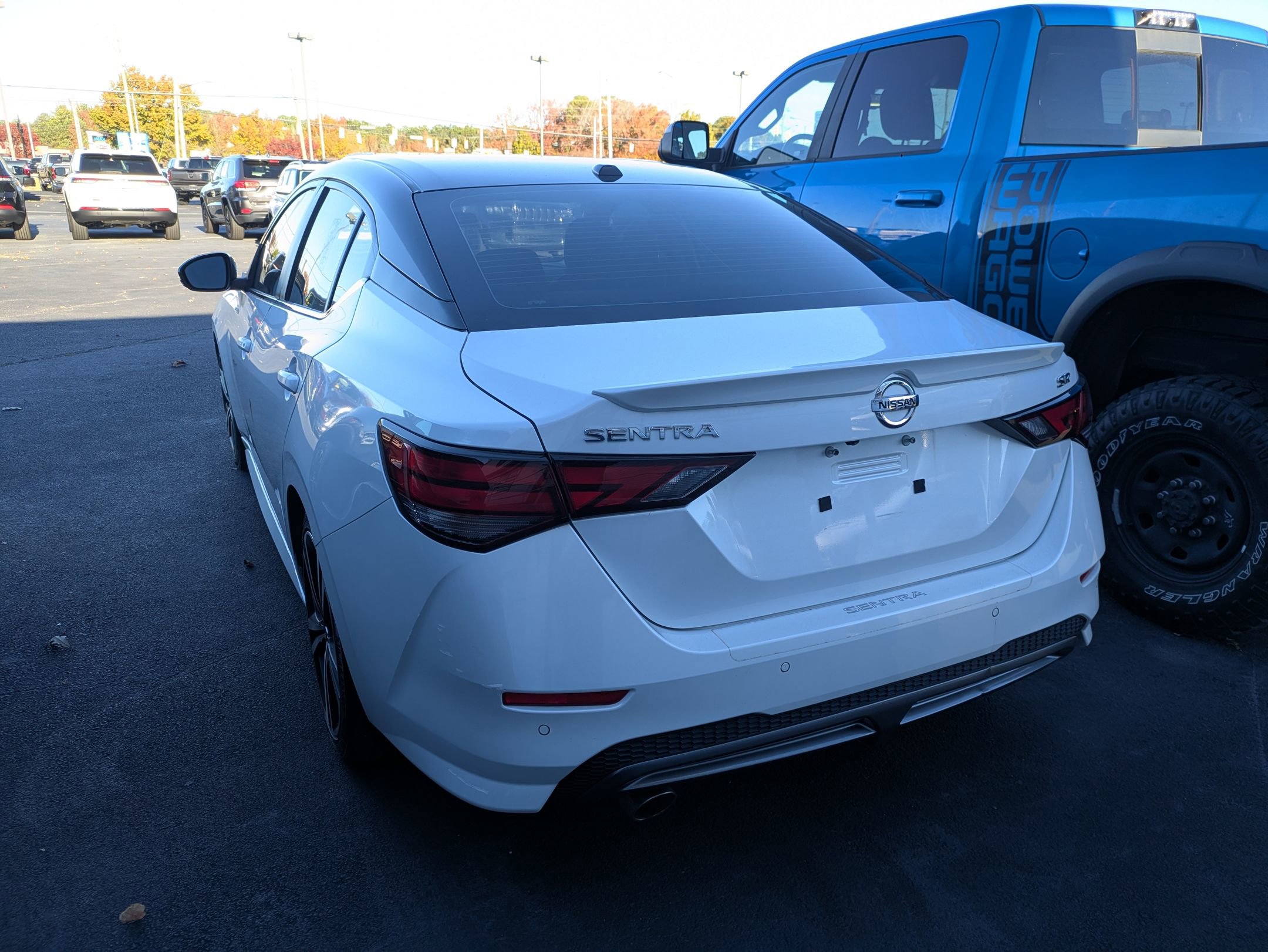 2022 Nissan Sentra SR photo 4