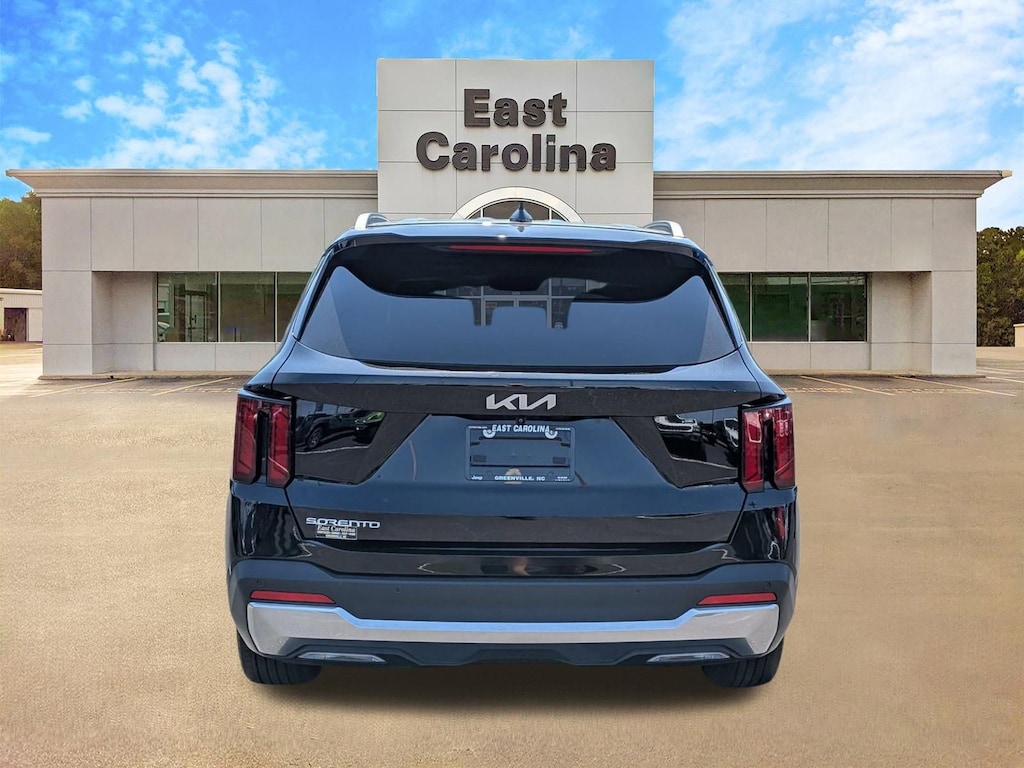 Used 2025 Kia Sorento S SUV