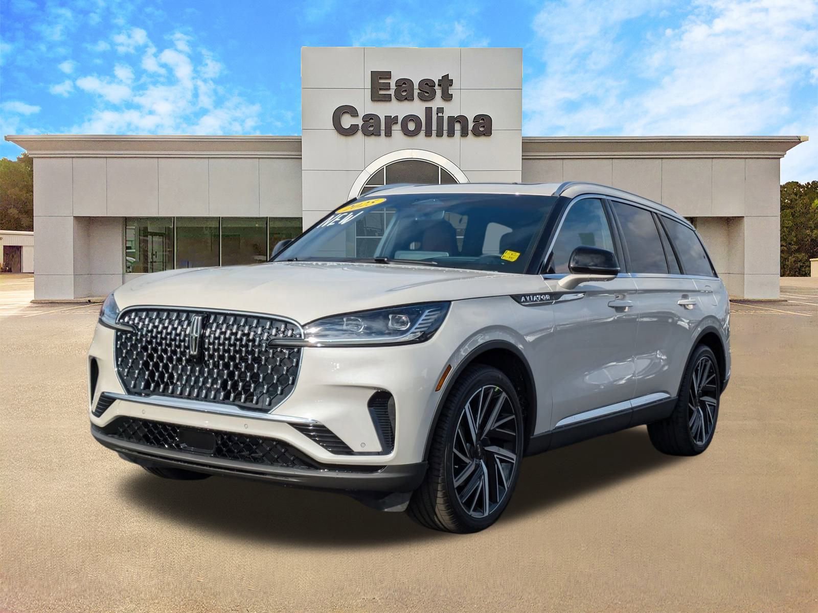 2025 Lincoln Aviator Reserve photo 3