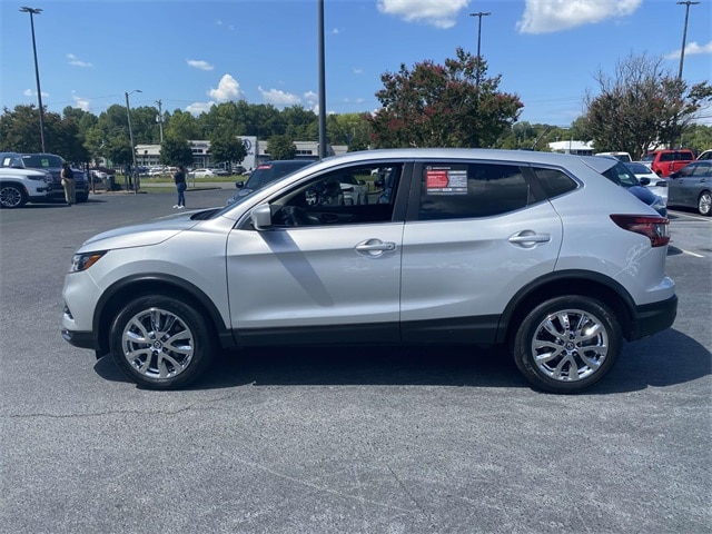 Used 2021 Nissan Rogue Sport S with VIN JN1BJ1AVXMW562127 for sale in Knoxville, TN