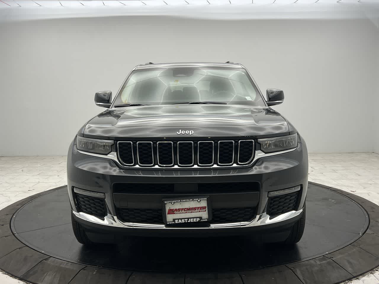 2022 Jeep Grand Cherokee Limited photo 2