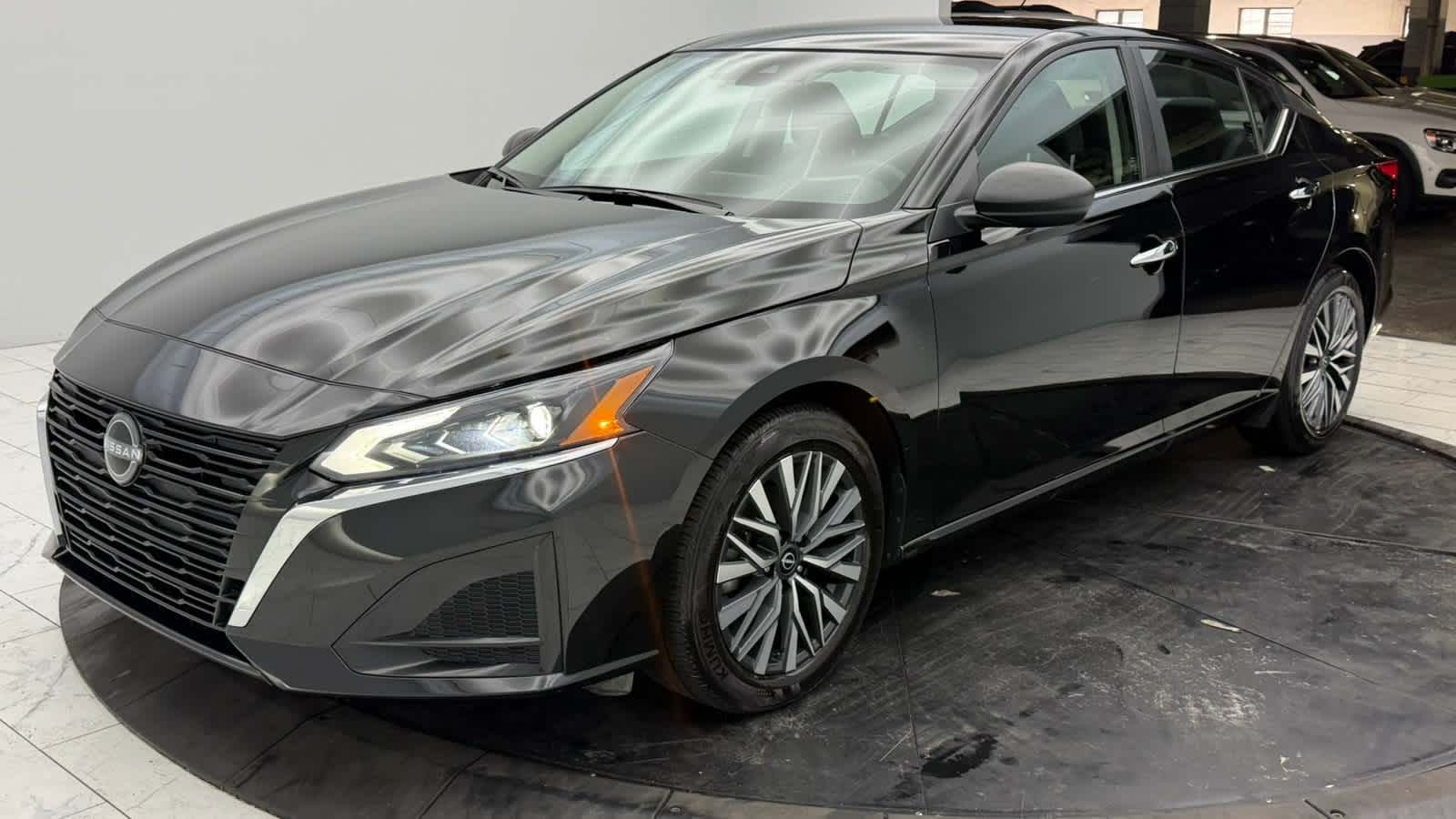 Used 2025 Nissan Altima SV FWD