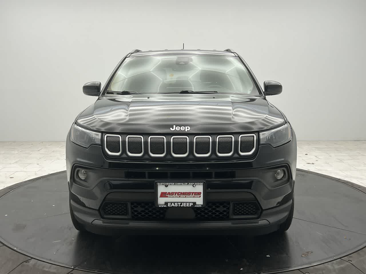 2022 Jeep Compass Latitude Lux photo 3