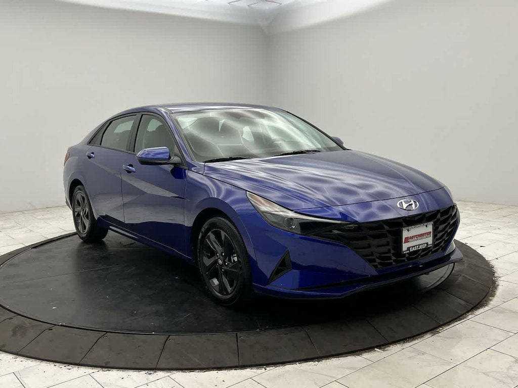 Used 2023 Hyundai Elantra SEL IVT