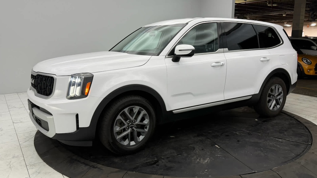 Used 2023 Kia Telluride LX AWD