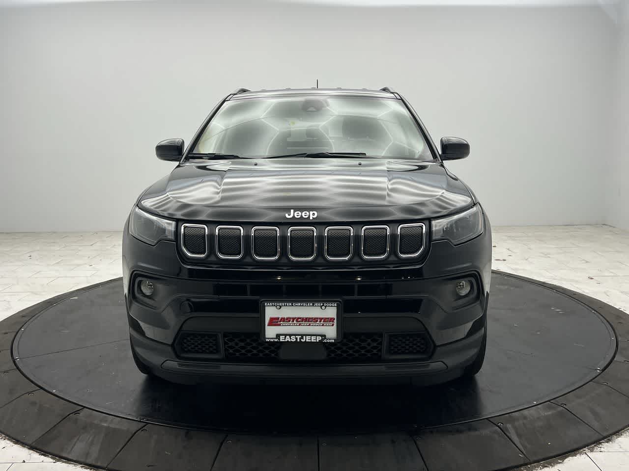 2022 Jeep Compass Latitude photo 3