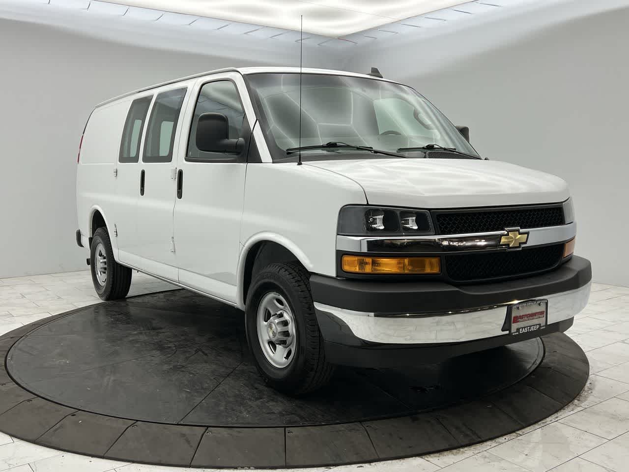 2022 Chevrolet Express Cargo 2500 photo 2