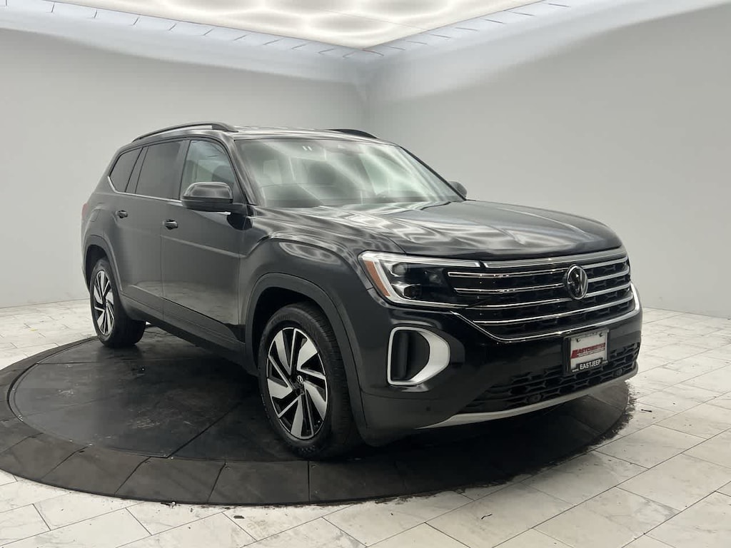Used 2025 Volkswagen Atlas 2.0T SE w/Technology 4MOTION