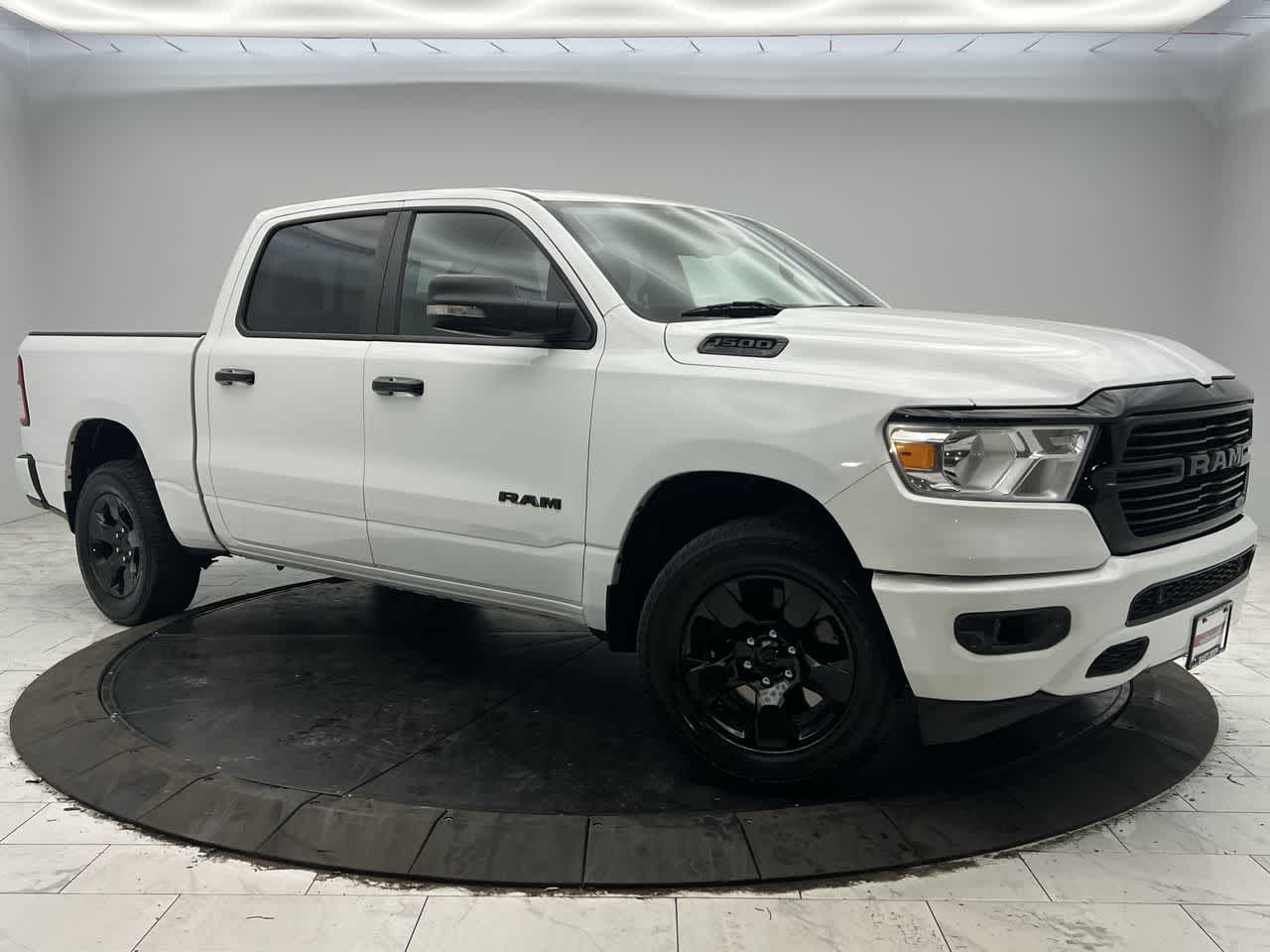 2019 RAM 1500 Big Horn/Lone Star 4x4 Crew Cab 5'7's photo